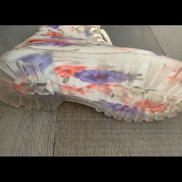 F21 Flowered Plastic Boots Size 7 - Picture 5 of 8
